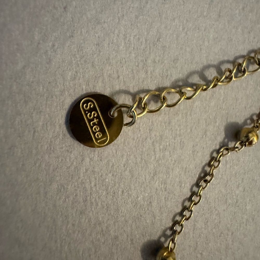 Elegant Gold Butterfly Necklace A1556 - Picture 4 of 4